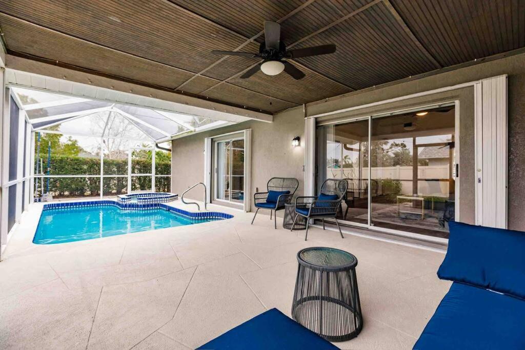 Hébergement de vacances Poolside Oasis-5 Miles From